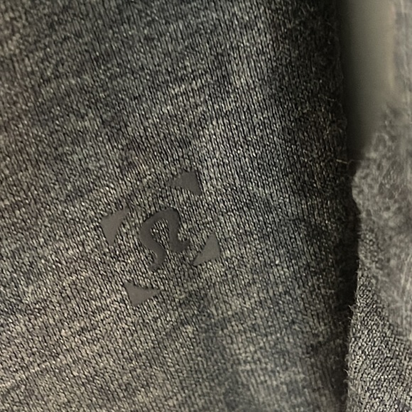 Mens long sleeve Lululemon large - Picture 2 of 2